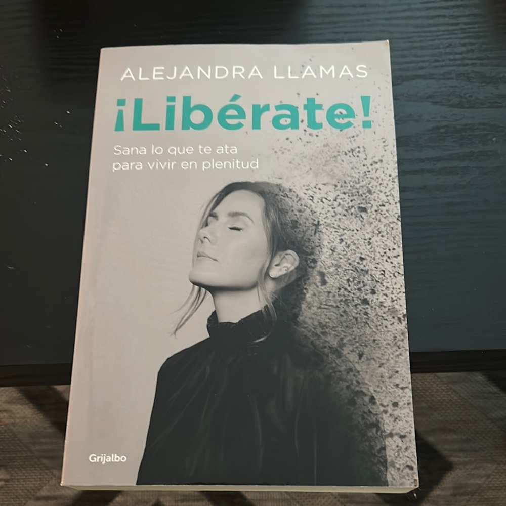 ¡Libérate! Book - Gray Cover